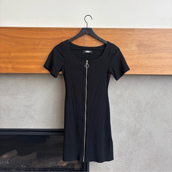 Reformation Dresses & Skirts - Reformation Black short sleeve Mini Dress with silver zip front